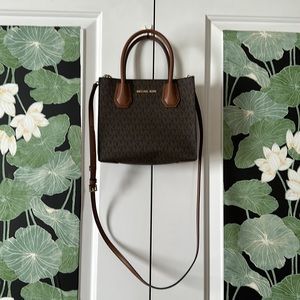 Michael Kors Sheila Small bag with wallet